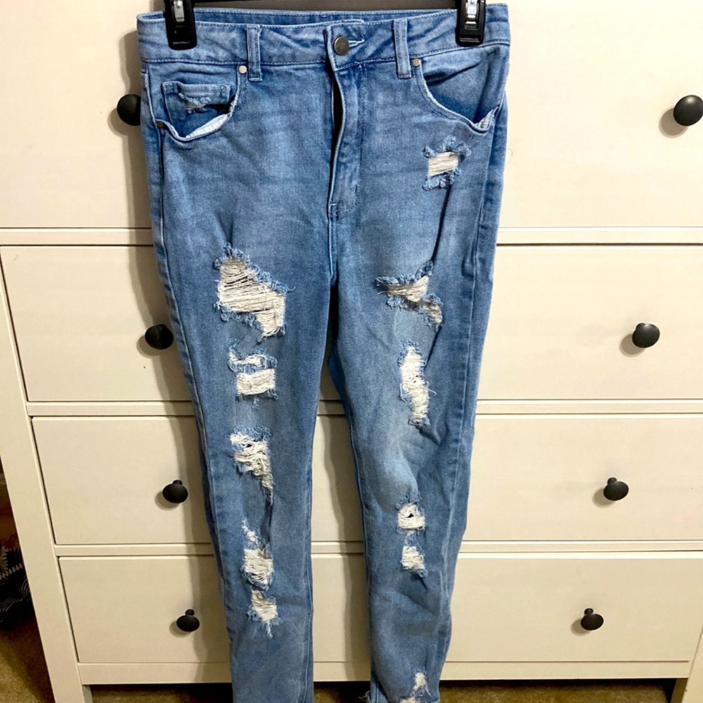 Ripped skinny jeans